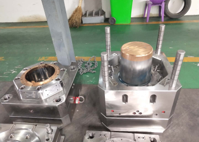 涂料桶注塑模具    台州朗然塑模有限公司
