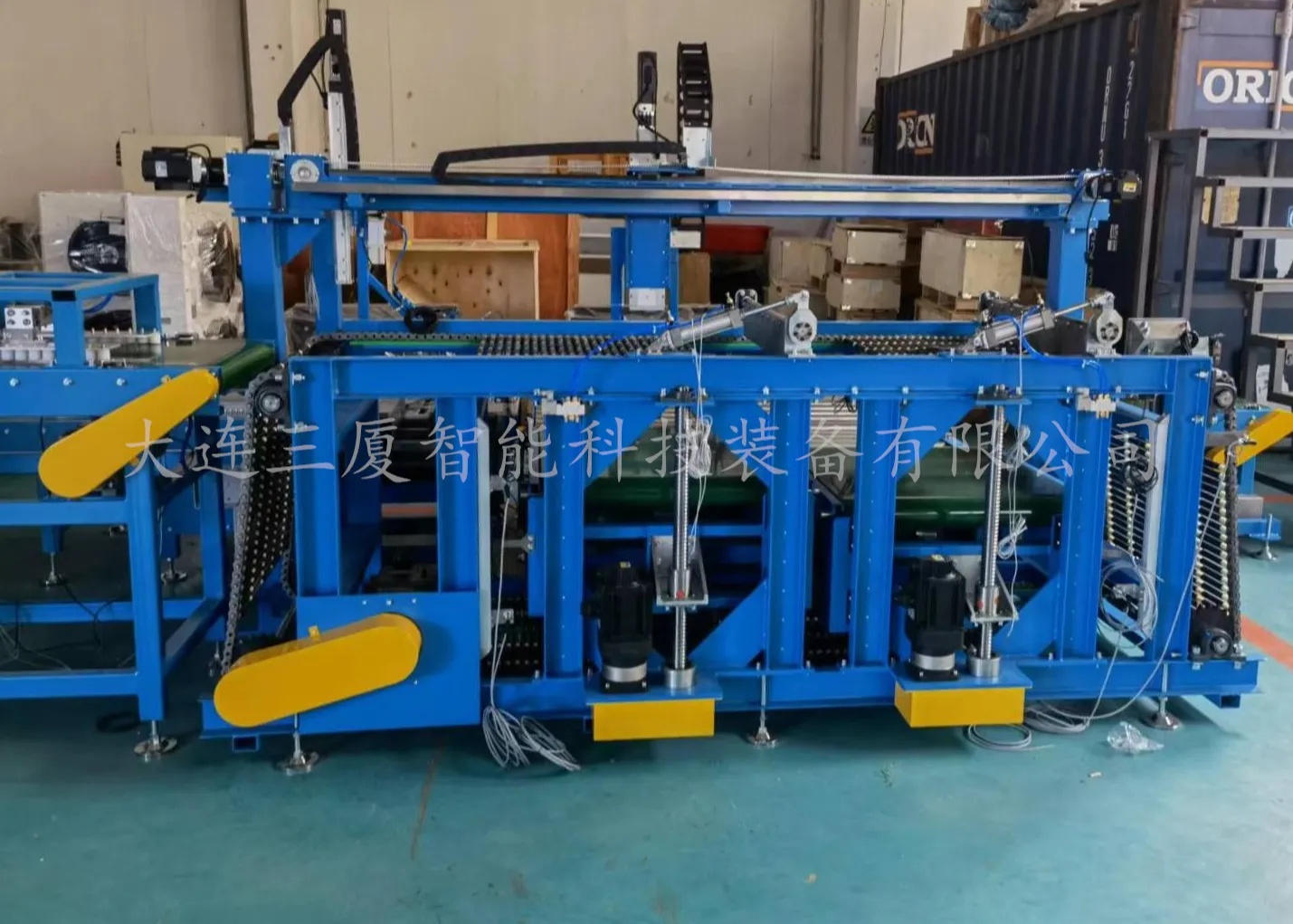 自动码垛机    大连三厦智能科技装备有限公司